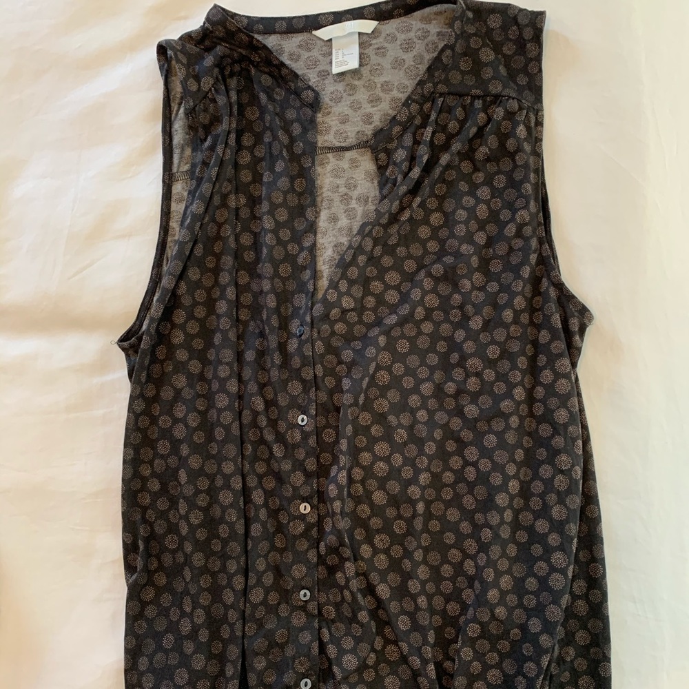 Sleeveless H&M top